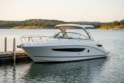 2014 Sea Ray Sundancer 350 cruiser boat for sale in Austin, TX