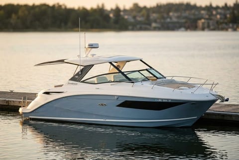 2022 Sea Ray Sundancer 320 cruiser boat for sale in Seattle, WA