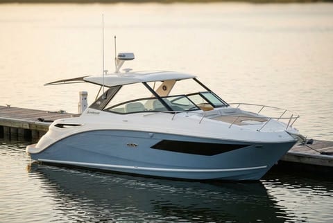 2003 Sea Ray Sundancer 320 cruiser boat for sale in Daytona Beach, FL