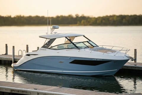 2006 Sea Ray Sundancer 320 cruiser boat for sale in Austin, TX