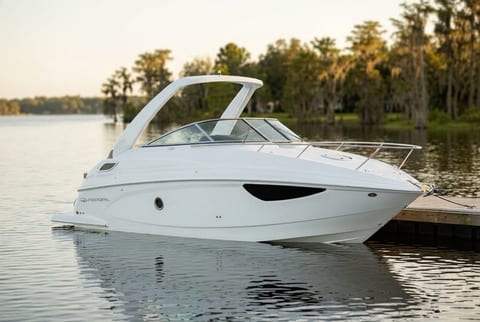 2013 Regal Boats 28 Express cruiser boat for sale in Mooresville, NC