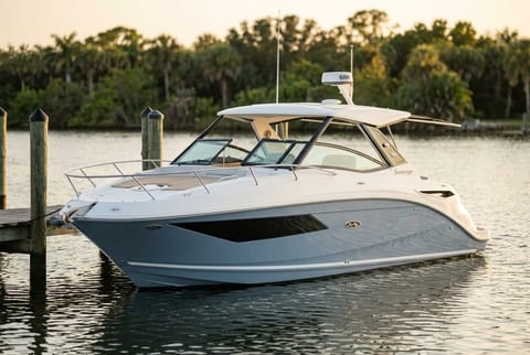 2018 Sea Ray Sundancer 320 cruiser boat for sale in Palm City, FL
