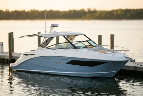 2004 Sea Ray Sundancer 320 cruiser boat for sale in Miami, FL
