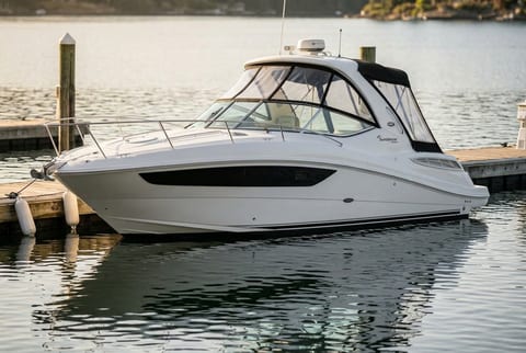 1997 Sea Ray Sundancer 330 cruiser boat for sale in Fort Lauderdale, FL