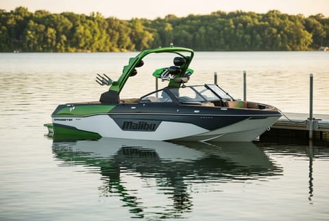 2017 Malibu Wakesetter 23 LSV ski and wakeboard boat for sale in Wayzata, MN