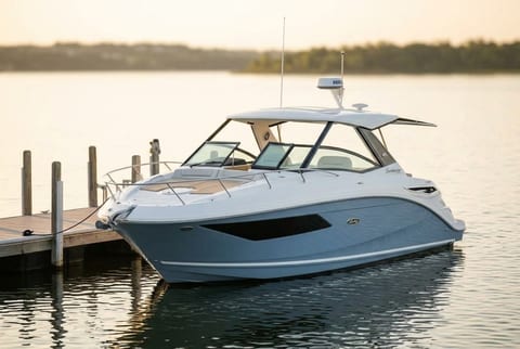 2005 Sea Ray Sundancer 320 cruiser boat for sale in Austin, TX