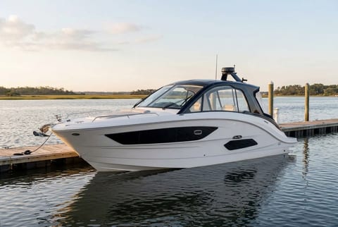 2014 Sea Ray Sundancer 370 cruiser boat for sale in Charleston, SC
