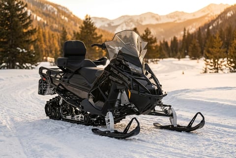 Polaris Voyageur Adventure Ultimate snowmobile