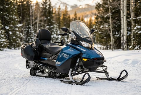 Ski-Doo Grand Touring SE snowmobile