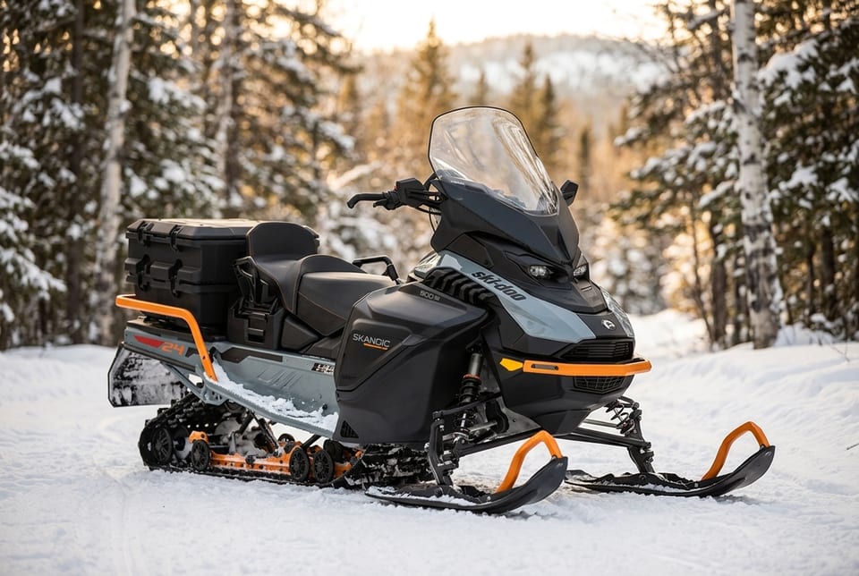 Ski-Doo Skandic SE snowmobile